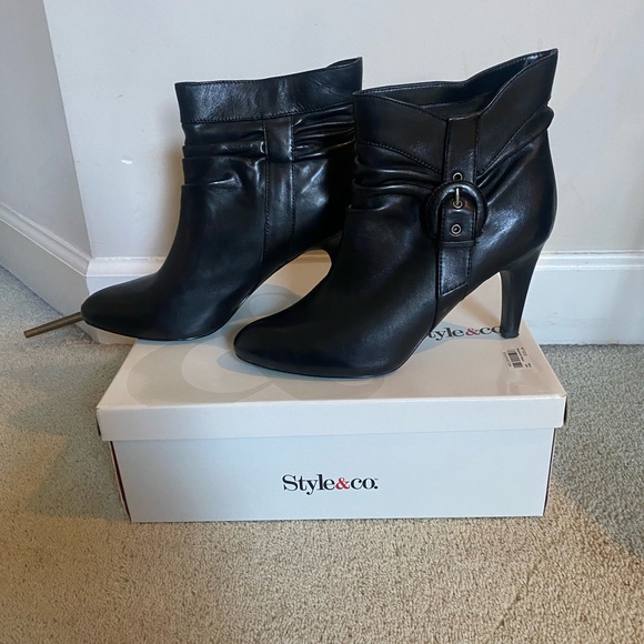Women’s Style & Co black heeled booties, size 8 - Picture 2 of 7
